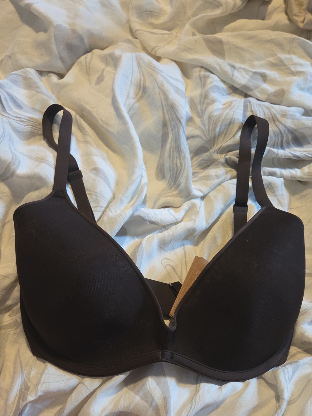 Skims Weightless Scoop Bra - Picture 4 of 10